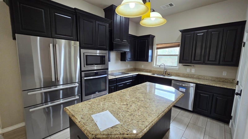 210 Stonehenge Way, Marble Falls, TX 78654