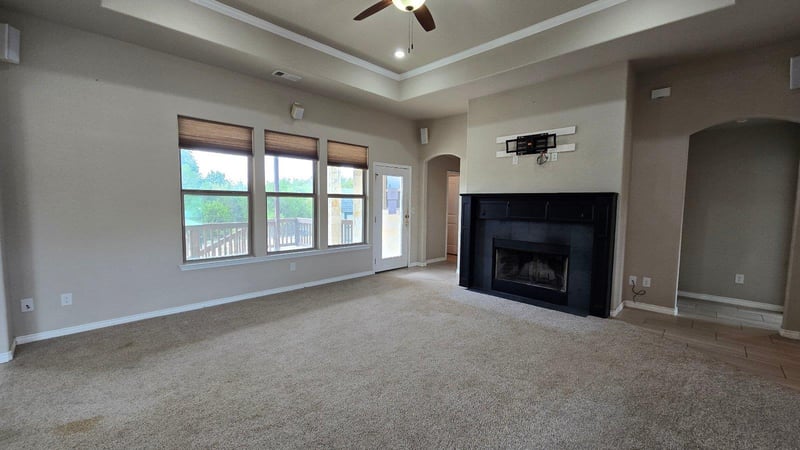 210 Stonehenge Way, Marble Falls, TX 78654