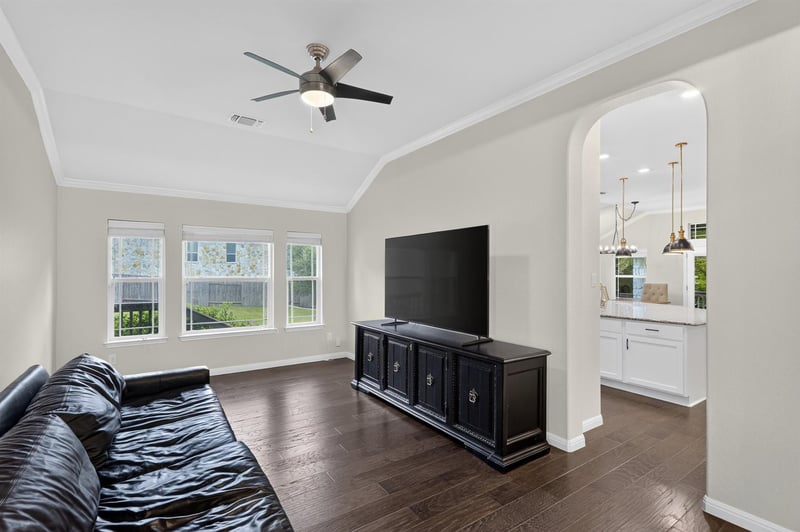 809 Lorraine CV, Round Rock, TX 78665