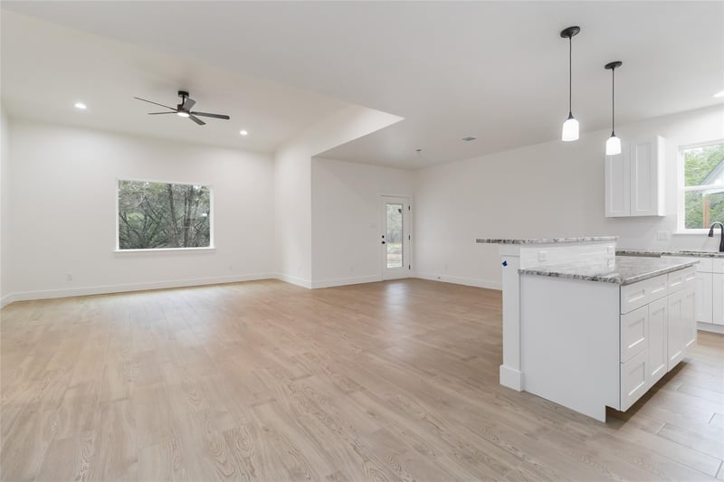 12 Meadow Oak CT, Wimberley, TX 78676