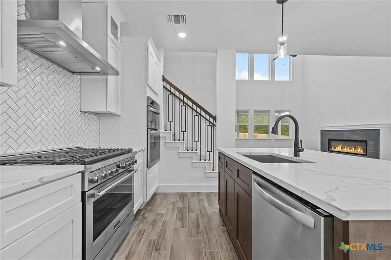 165 Arena DR, Liberty Hill, TX 78642