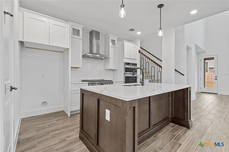 165 Arena DR, Liberty Hill, TX 78642