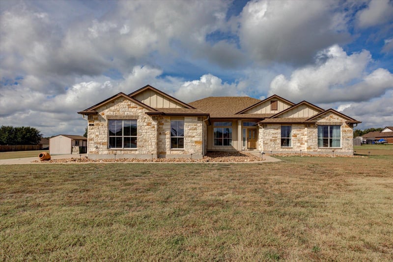 104 S Buckboard, Liberty Hill, TX 78642