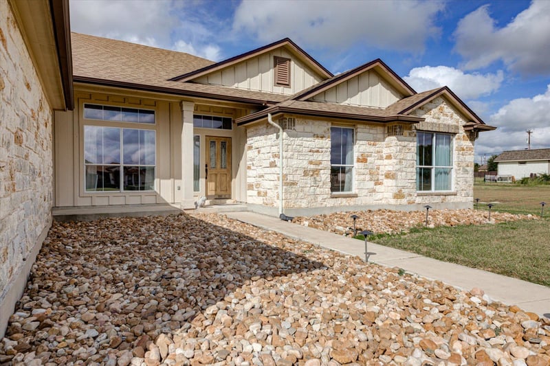 104 S Buckboard, Liberty Hill, TX 78642
