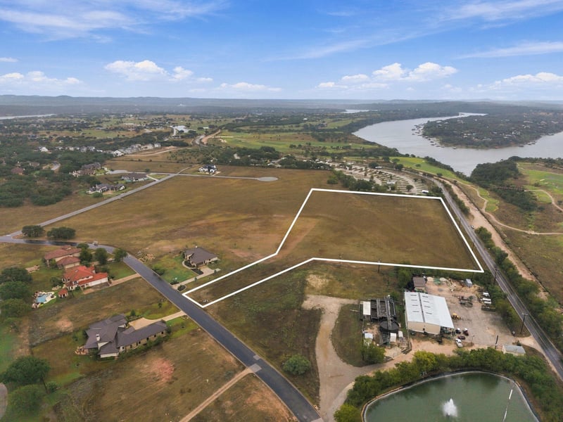 1901 Ballinger DR, Spicewood, TX 78669