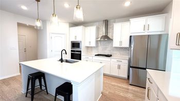 204 Travis LN, Liberty Hill, TX 78642