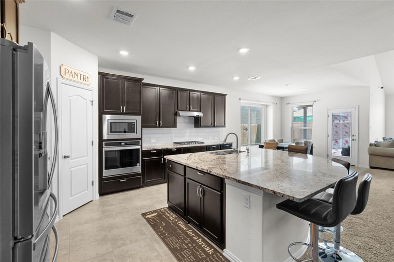 6533 Leonardo CV, Round Rock, TX 78665