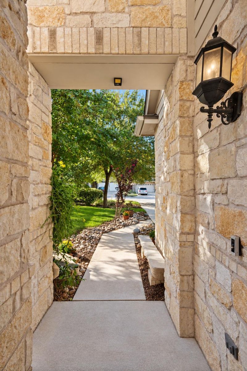 212 Great Circle CV, Austin, TX 78717