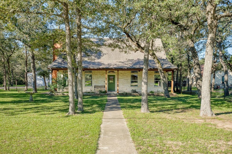 226 Cedar Hills DR, Elgin, TX 78621