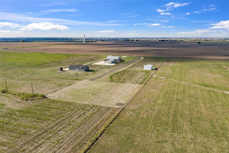 3017 Dolphin DR, Coupland, TX 78615