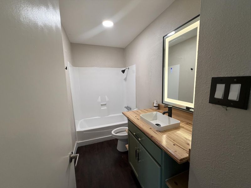 2124 Burton DR #263, Austin, TX 78741