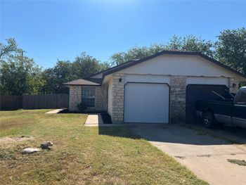 905 - 907 Chisholm CV, Round Rock, TX 78681