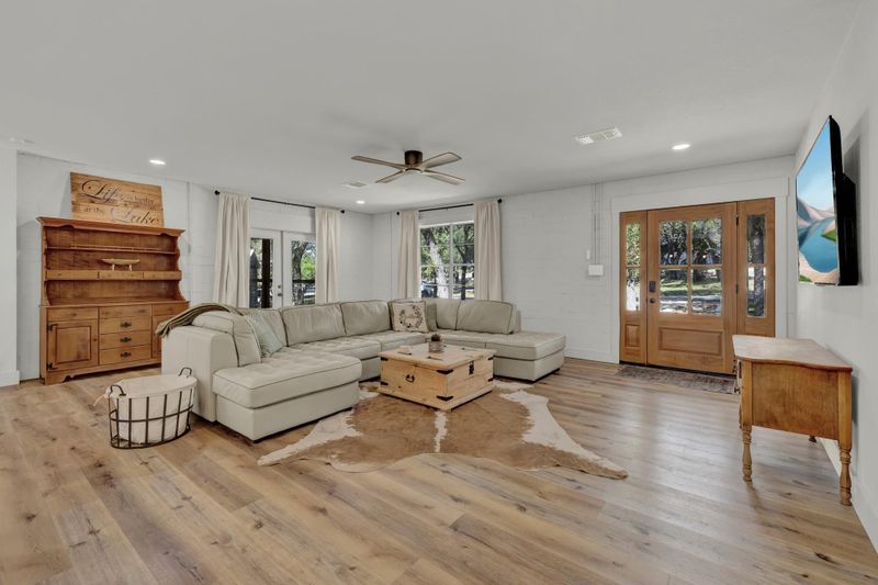 767 Valley Oaks DR, Canyon Lake, TX 78133