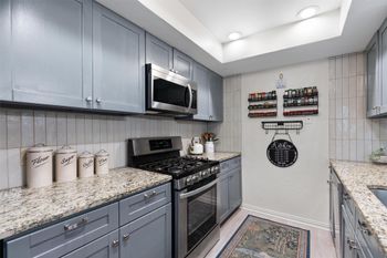 8340 Fathom CIR #404, Austin, TX 78750