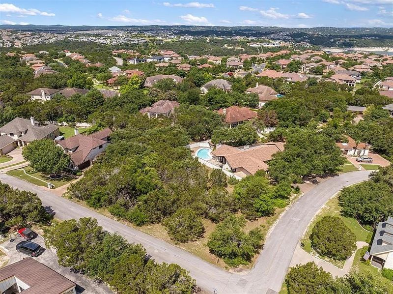 402 Malabar ST, Lakeway, TX 78734
