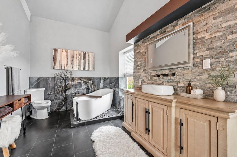 28543 Paradise Manor DR, Marble Falls, TX 78654