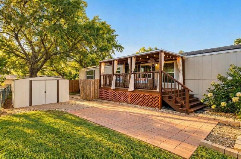 108 Elizabeth DR, Spicewood, TX 78669