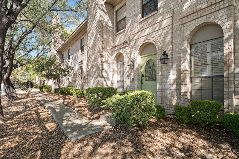 8415 Fredericksburg RD #907, San Antonio, TX 78229