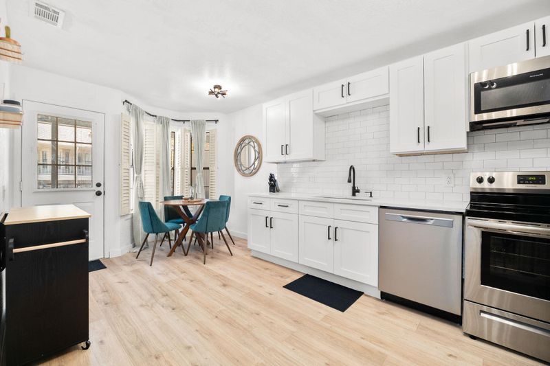 8415 Fredericksburg RD #907, San Antonio, TX 78229