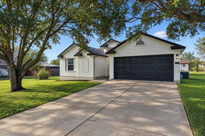 223 Martin Crossing DR, Cedar Creek, TX 78612