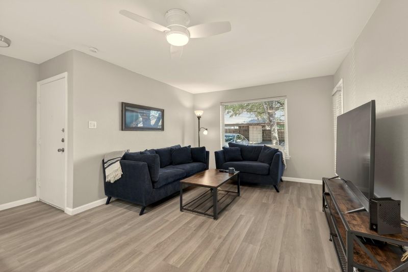 8210 Bent Tree RD #116, Austin, TX 78759