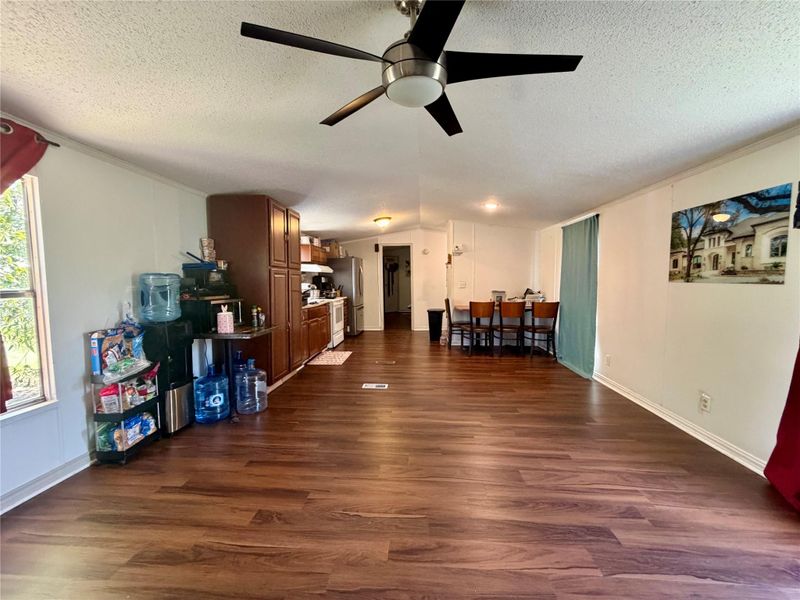 570 County Road 306 RD, Jarrell, TX 76537
