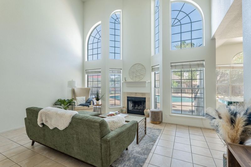 901 Savanna LN, Cedar Park, TX 78613