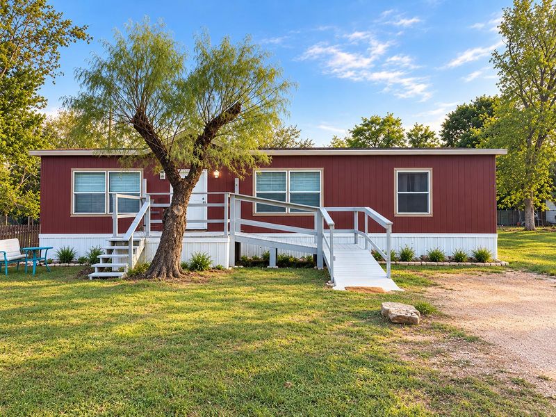 130 Jewel LN, Wimberley, TX 78676