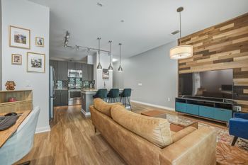 1900 Barton Springs RD #2006, Austin, TX 78704