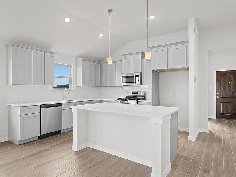 145 Arena DR, Liberty Hill, TX 78642
