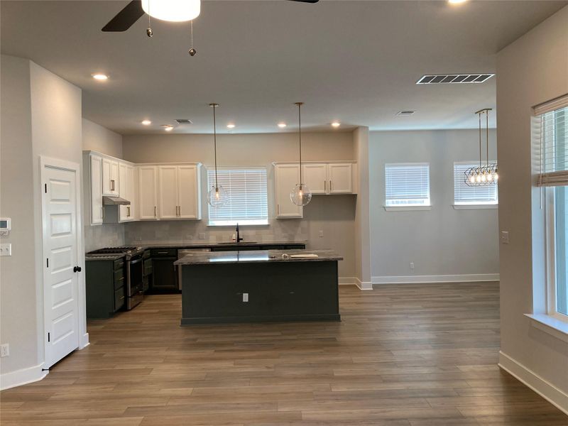 123 Pine Bark DR, Buda, TX 78610