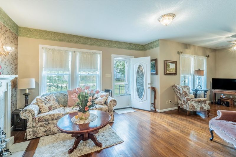 302 Alva ST, Thrall, TX 76578