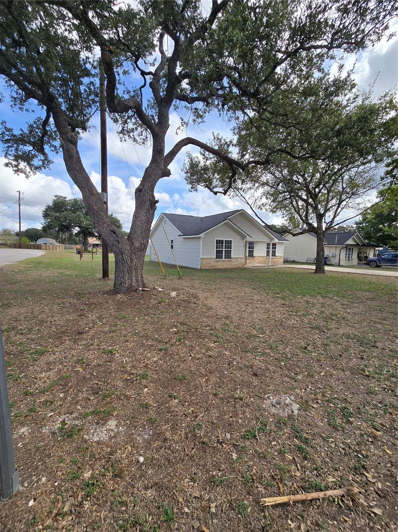 101 Live Oak CIR, Bertram, TX 78605