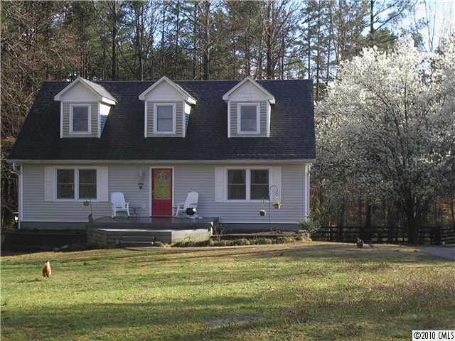 243 Whippoorwill Ln, Mount Holly, NC 28120