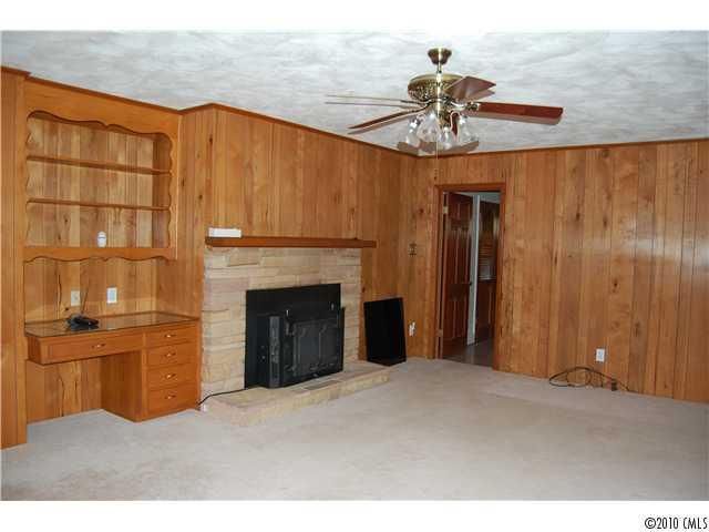 8830 Douglas Dr, Charlotte, NC 28217