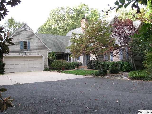 4800 Mountain Point Ln, Charlotte, NC 28216