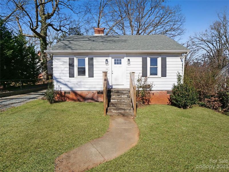 911 E Front St, Statesville, NC 28677