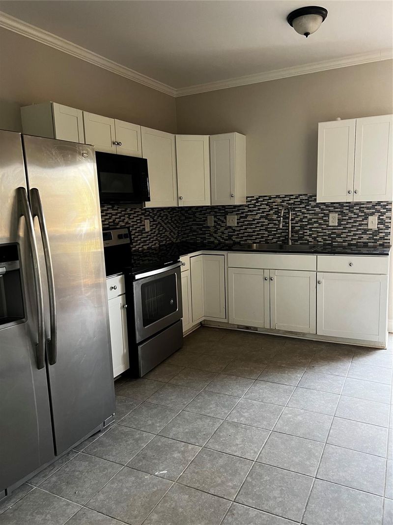 917 4th St, Statesville, NC 28677