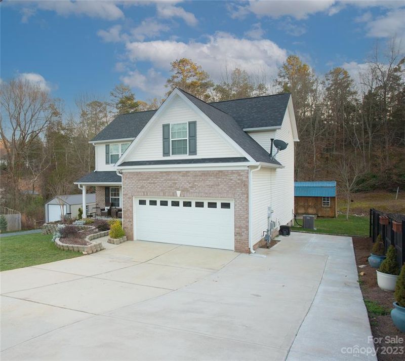 1038 Arrowhead Dr SE, Concord, NC 28025