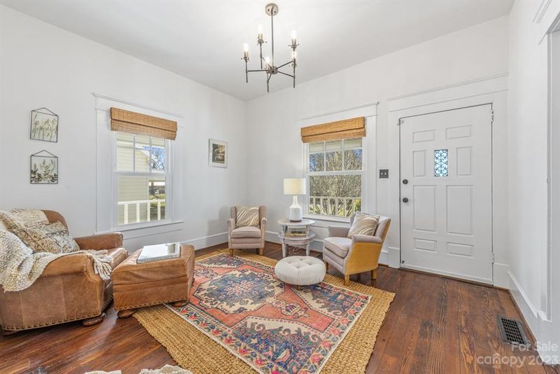 212 Solomon St, Charlotte, NC 28216