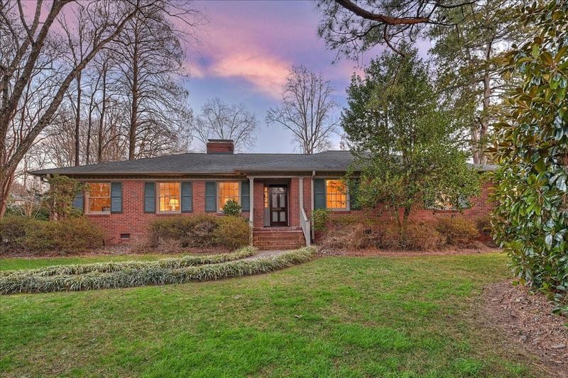 630 Nottingham Dr, Charlotte, NC 28211