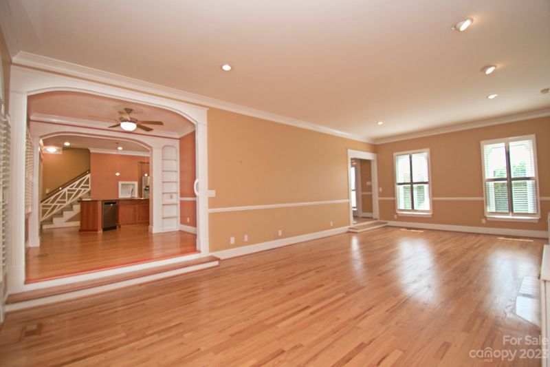 4411 3rd St NW, Hickory, NC 28601