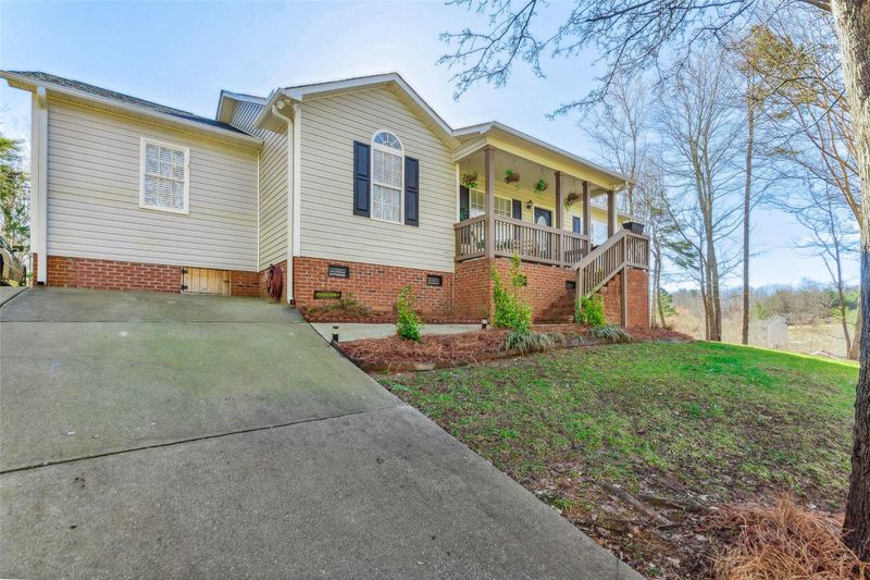182 E Panther Creek Rd, Troutman, NC 28166