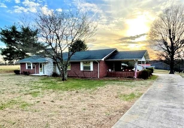 4335 Section House Rd, Hickory, NC 28601