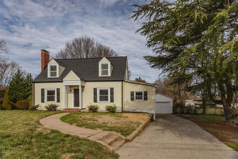 607 Harmony Dr, Statesville, NC 28677