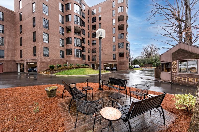 838 Cherokee Rd, Charlotte, NC 28207