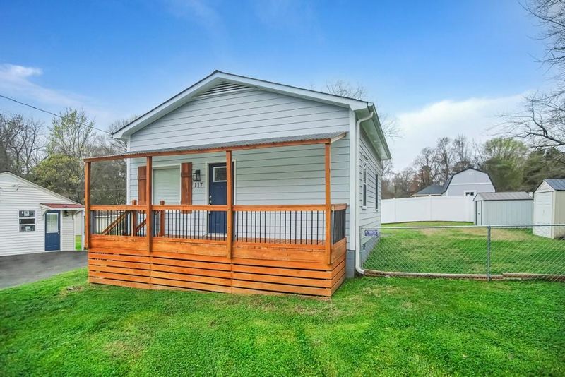 117 Adcock St, Belmont, NC 28012