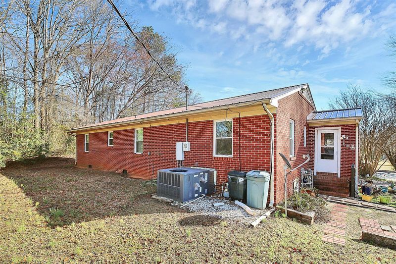 1032 Roberts Dr, Lancaster, SC 29720