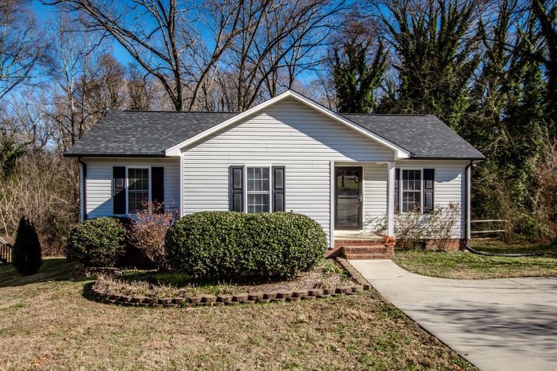 502 State St, Lincolnton, NC 28092