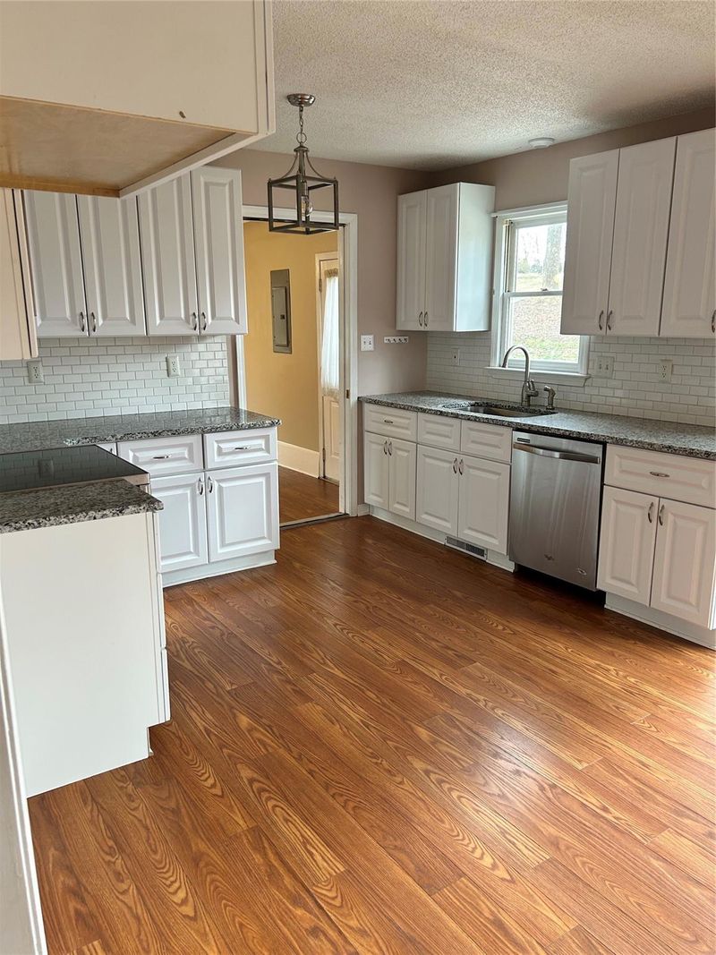 1032 E 24th St, Newton, NC 28658